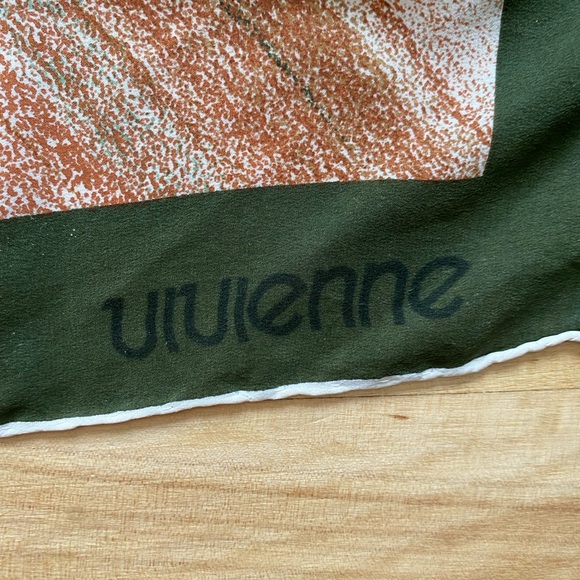 30’ x 30’ green silk square - Picture 4 of 7